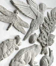 Load image into Gallery viewer, Dewdrop Pond Decor Mould