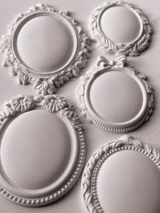 Vintage Brooches Mould by IOD