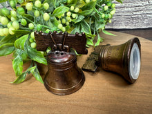 Load image into Gallery viewer, Vintage Americana Liberty Bell Salt &amp; Pepper Set
