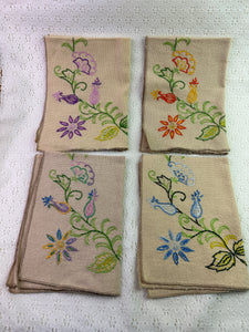 Vintage Hand Embroidered Cloth Napkin Set