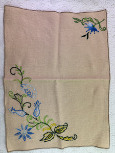 Vintage Hand Embroidered Cloth Napkin Set