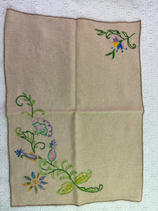 Vintage Hand Embroidered Cloth Napkin Set