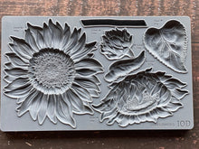 Load image into Gallery viewer, Sunflowers Decor Mould
