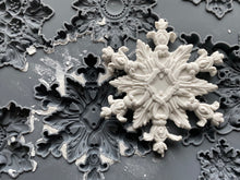 Load image into Gallery viewer, Snowflakes Mould ~Pre Order to ship Mid Oct. *Limited Encore Holiday Release
